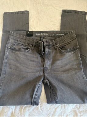 Calvin Klein Jeans Slim Boyfriend Jeans in Gray Wash
